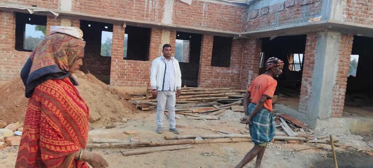 Giridih News :अमनारी पंचायत के लोगों को जल्द मिलेगा बहुद्देशीय भवन का लाभ