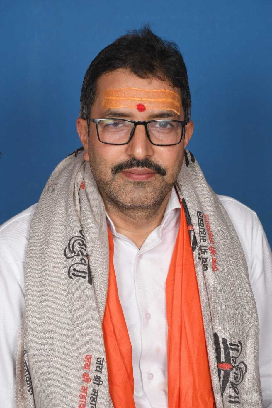 योजनाओं में अनियमितता, खेल मैदान व पेयजल संकट का उठाया मुद्दा