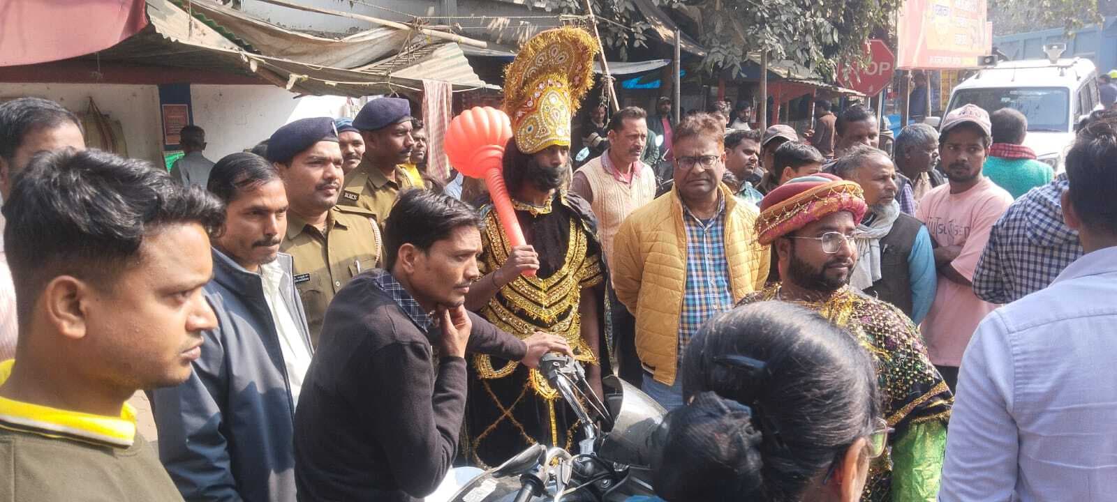 जान बचानी है तो हेलमेट जरूर लगाएं