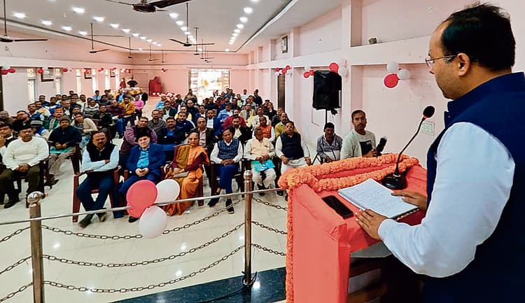 Gaya News : औद्योगिक क्षेत्रों में निर्बाध मिले बिजली, बियाडा भूमि की दर कम हो