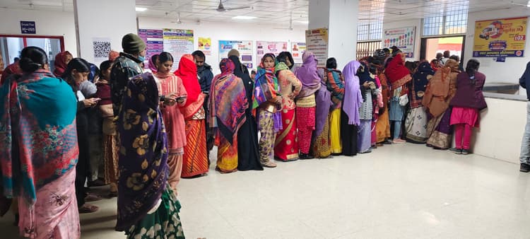 सदर अस्पताल में गर्भवती महिला से 1400 रुपये की चोरी, रंगेहाथ पकड़ी गयी महिला