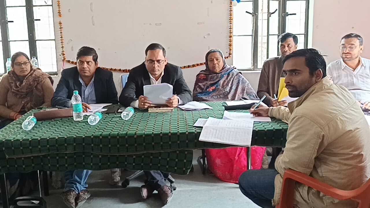 पंचायत की समस्याओं का समय पर करें समाधान: एसडीओ