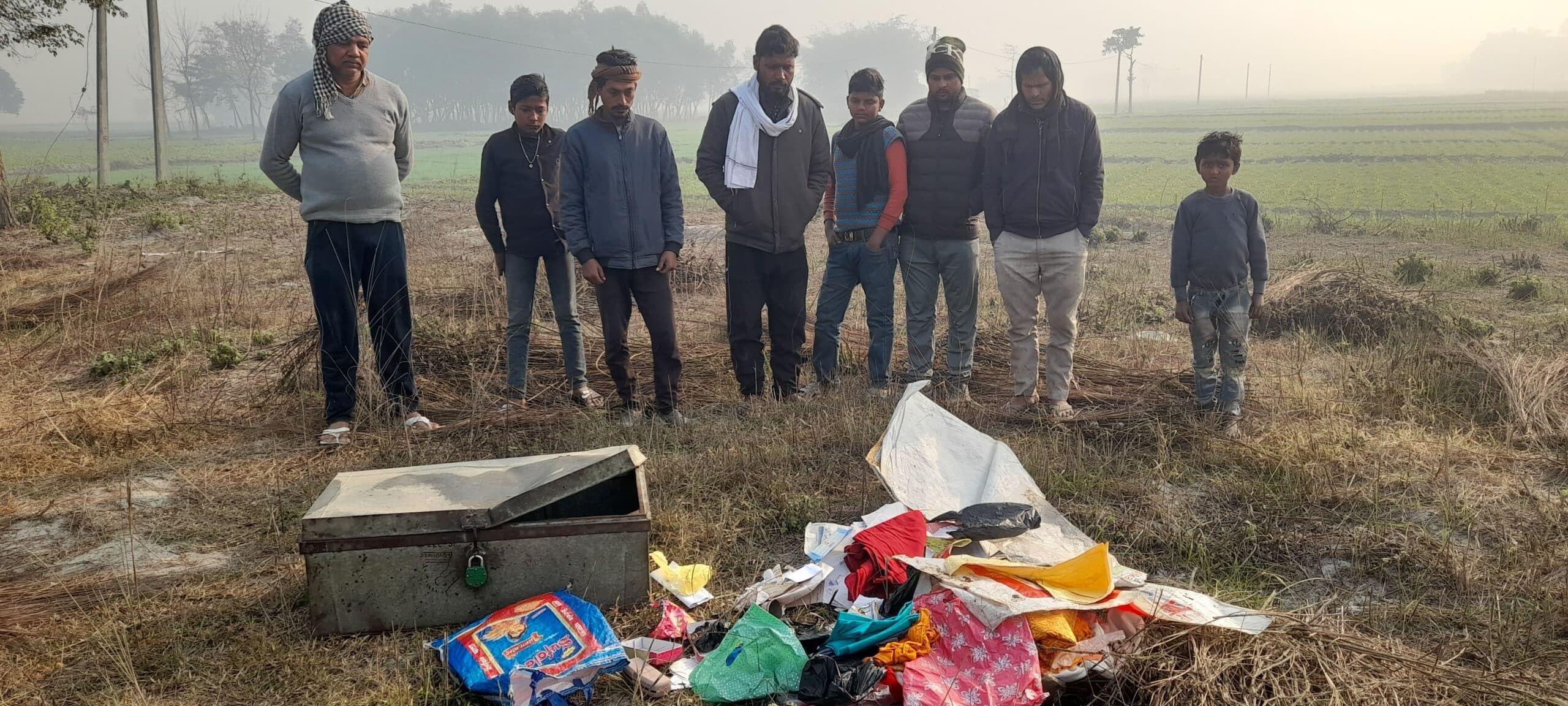 एक ही रात तीन घरों से जेवरात, नकदी व अनाज की चोरी