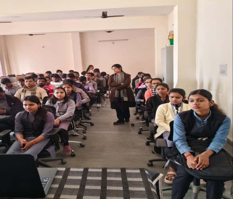 Madhubani News : कैंपस प्लेसमेंट ड्राइव में कई छात्रों का हुआ चयन