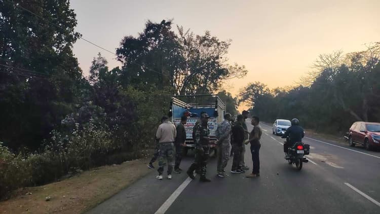 Giridih News :सड़क दुर्घटना में तीन लोगों की मौत