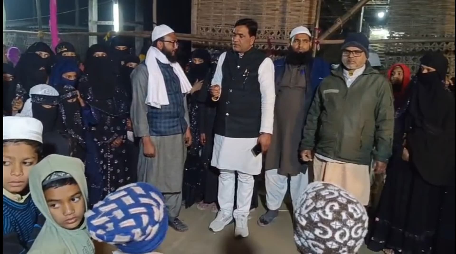 अंजूमन इस्लाहूल लिशान में छात्र-छात्राओं ने दिया भाषण
