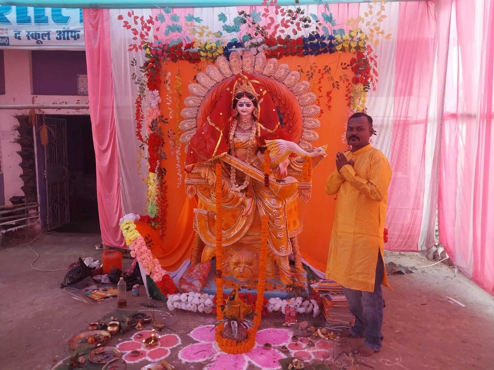 शांतिपूर्ण माहौल में सरस्वती पूजा संपन्न