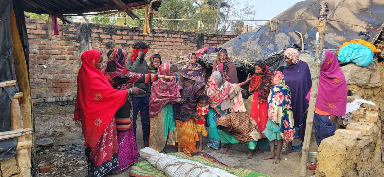 गेट पर खड़ा होने के दौरान चलती ट्रेन से गिरकर युवक की मौत, मजदूरी करने जा रहा था पुणे