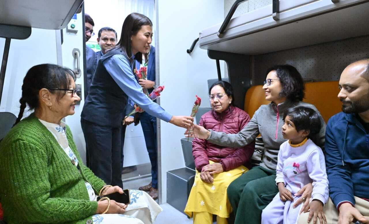 कामाख्या व हावड़ा के बीच वंदे भारत स्लीपर ट्रेन सेवा शुरू, यात्रियों को मिलेंगी सुविधाएं