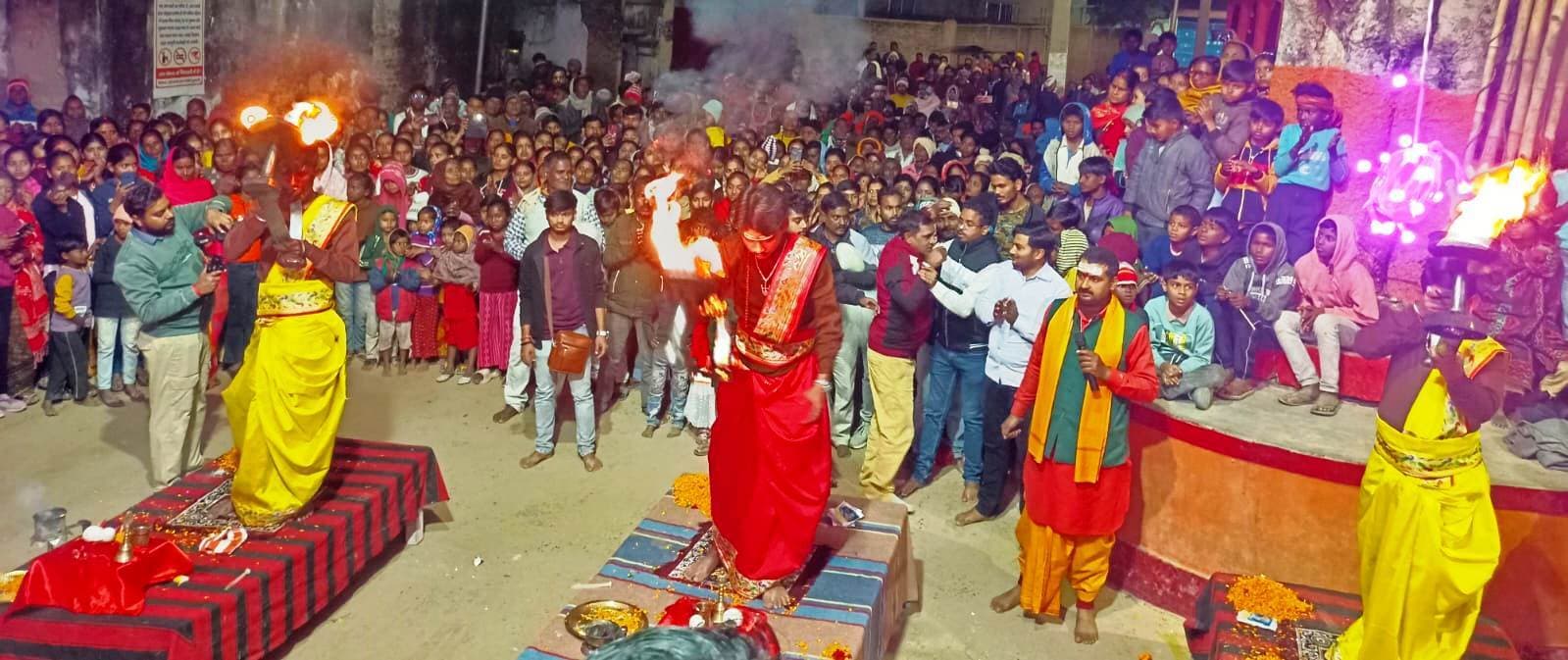 काली मंदिर में वार्षिकोत्सव पर हुई महाआरती, भारी संख्या में धर्मानुरागी हुए शामिल