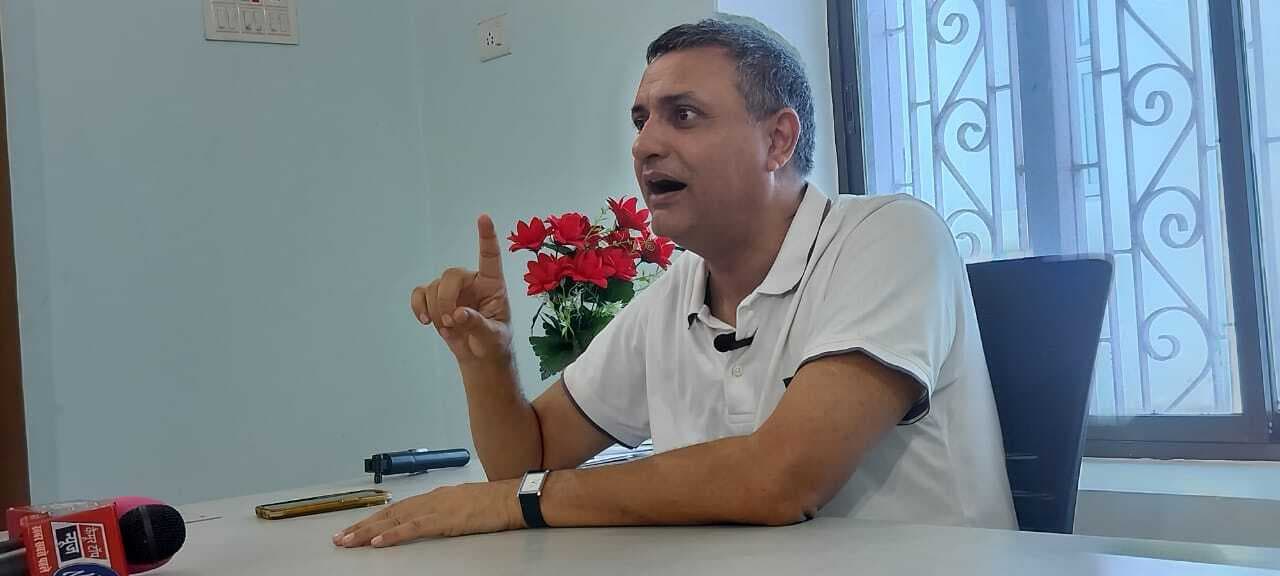 मुंबई में 314 करोड़ से बनने वाला बिहार भवन का फैसला गलत, बिहार में कैंसर से मर रहे लोग