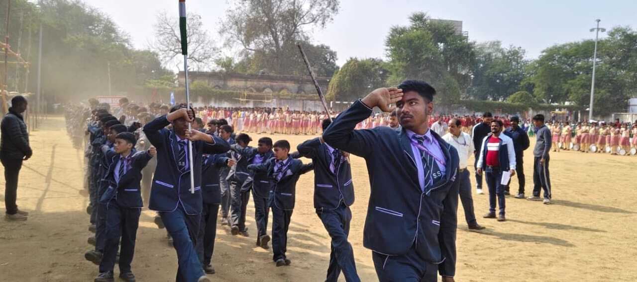 गणतंत्र दिवस को लेकर स्कूली बच्चों ने किया परेड का पूर्वाभ्यास