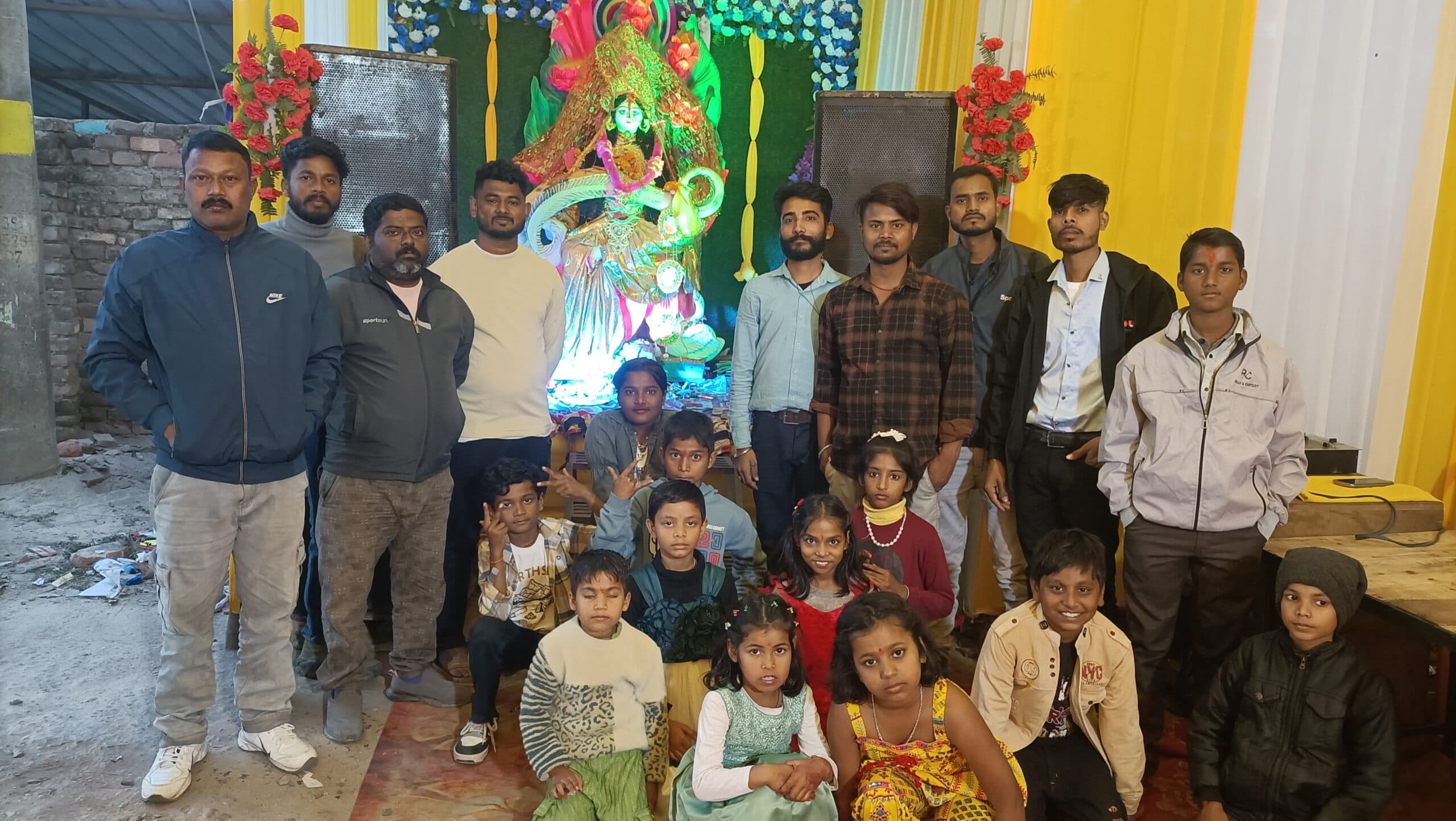 मां शारदे की जयकारों से भक्तिमय हुआ माहौल