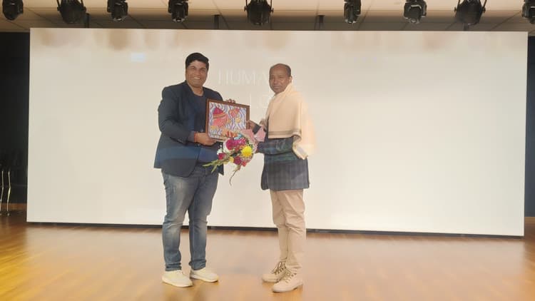 उषा मार्टिन विवि में ऑस्कर के लिए नामांकित फिल्म ह्यूमंस इन द लूप का प्रदर्शन