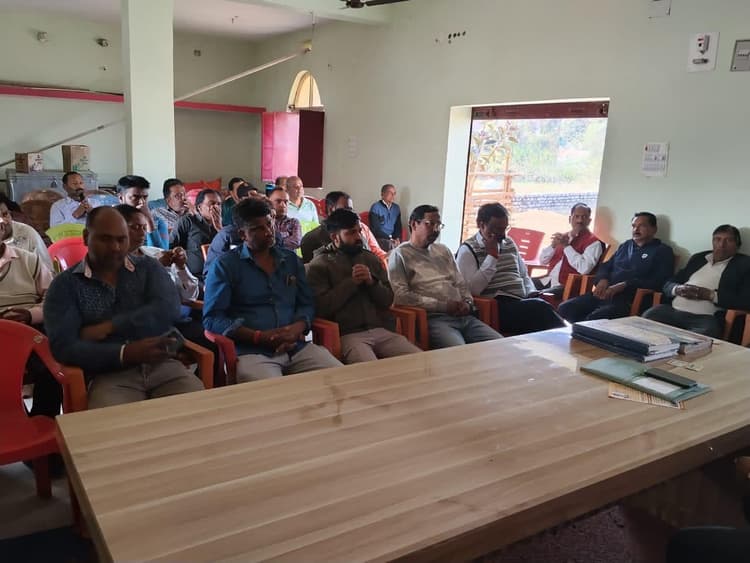 पिछड़ी जाति को रोस्टर में शून्य किये जाने का विरोध