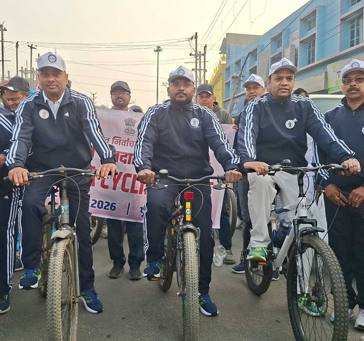 मतदाता दिवस पर साइकिल रैली का आयोजन