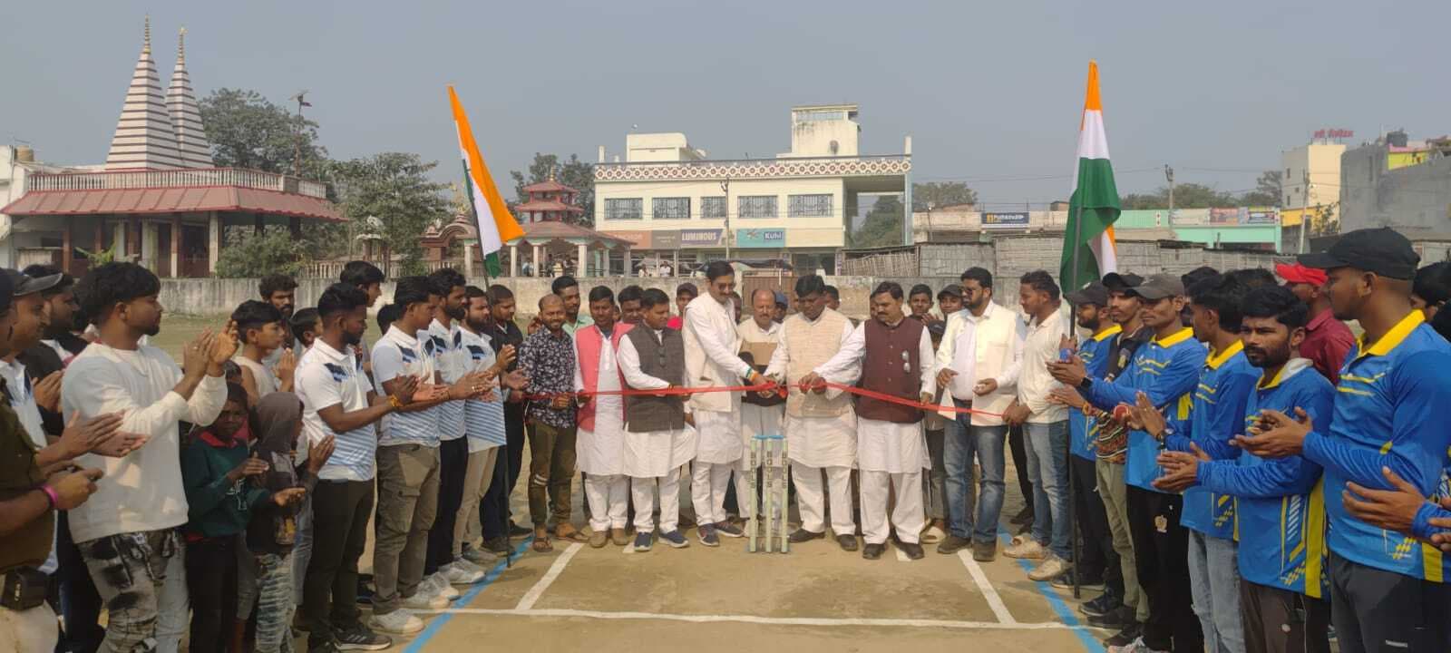 भवानीपुर प्रीमियर लीग में फलका व किशुनगंज का शानदार प्रदर्शन