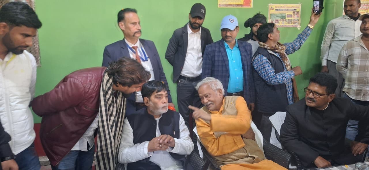 कृषि मंत्री से मिले उप मुख्य पार्षद प्रतिनिधि, किसानों की समस्याओं से कराया अवगत