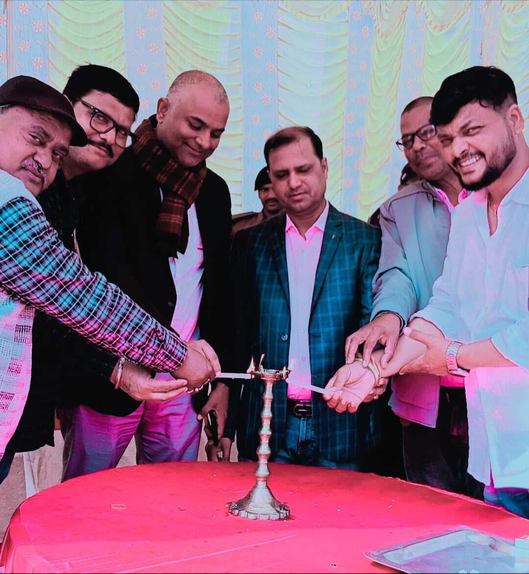 मवि प्रखंड कॉलोनी में विज्ञान प्रदर्शनी व क्विज सह निपुण टीएलएम मेला