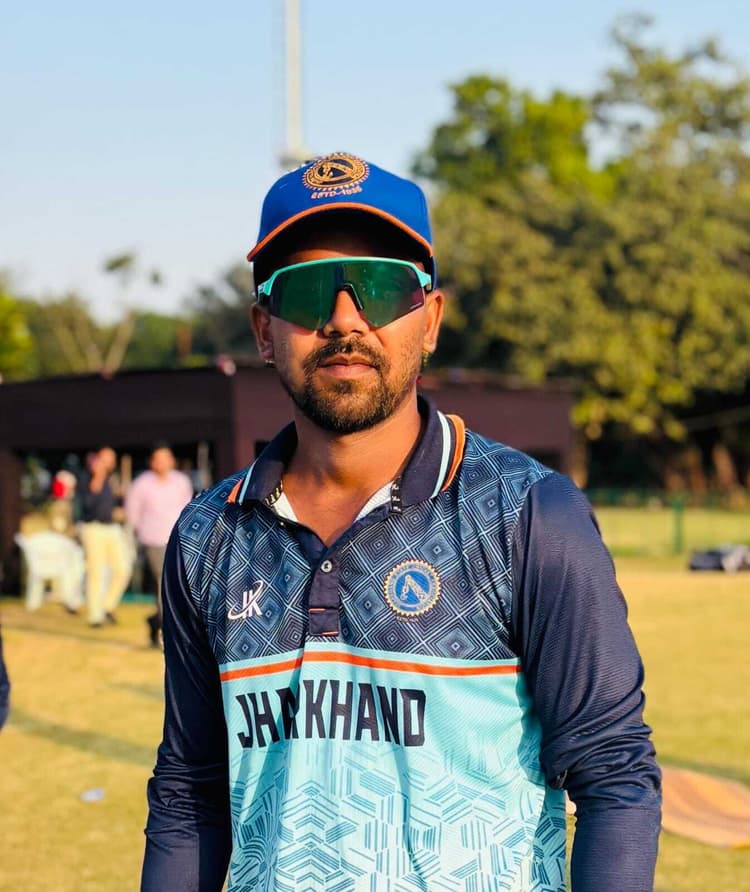 Jsca A Division Cricket League : आकाशदीप सिन्हा ने जड़ा शतक, स्कूल ऑफ क्रिकेट जीता