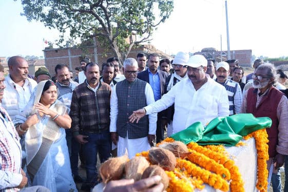 विधायक संजय प्रसाद यादव ने विकास परियोजनाओं की रखी आधारशिला