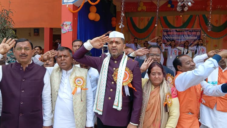 Bokaro News : बेरमो में धूमधाम से मना गणतंत्र दिवस