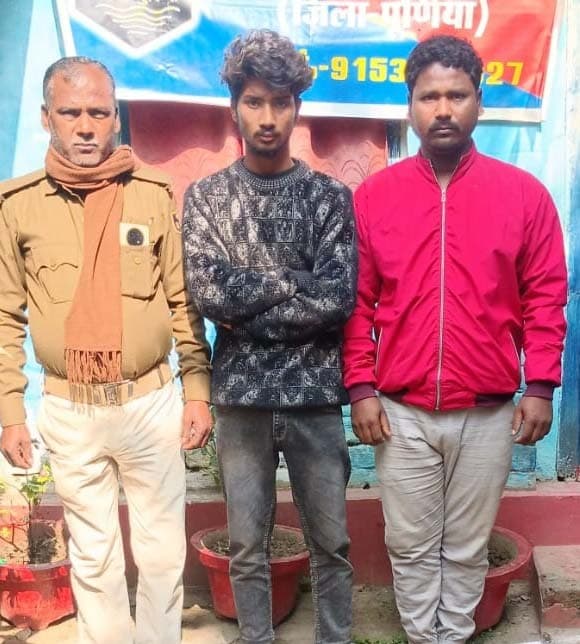 चोरी की बाइक के साथ दो गिरफ्तार, दो की तलाश