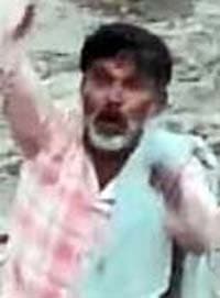 रसल वाइपर सांप को हाथ से घुमाने में छूटकर गिरा, डंसने से व्यक्ति की मौत