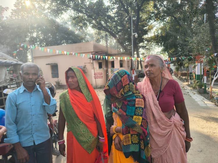 Love affair:हवालात से छुड़ा दूल्हे को ले गये परिजन, लड़की वालों ने जताया विरोध