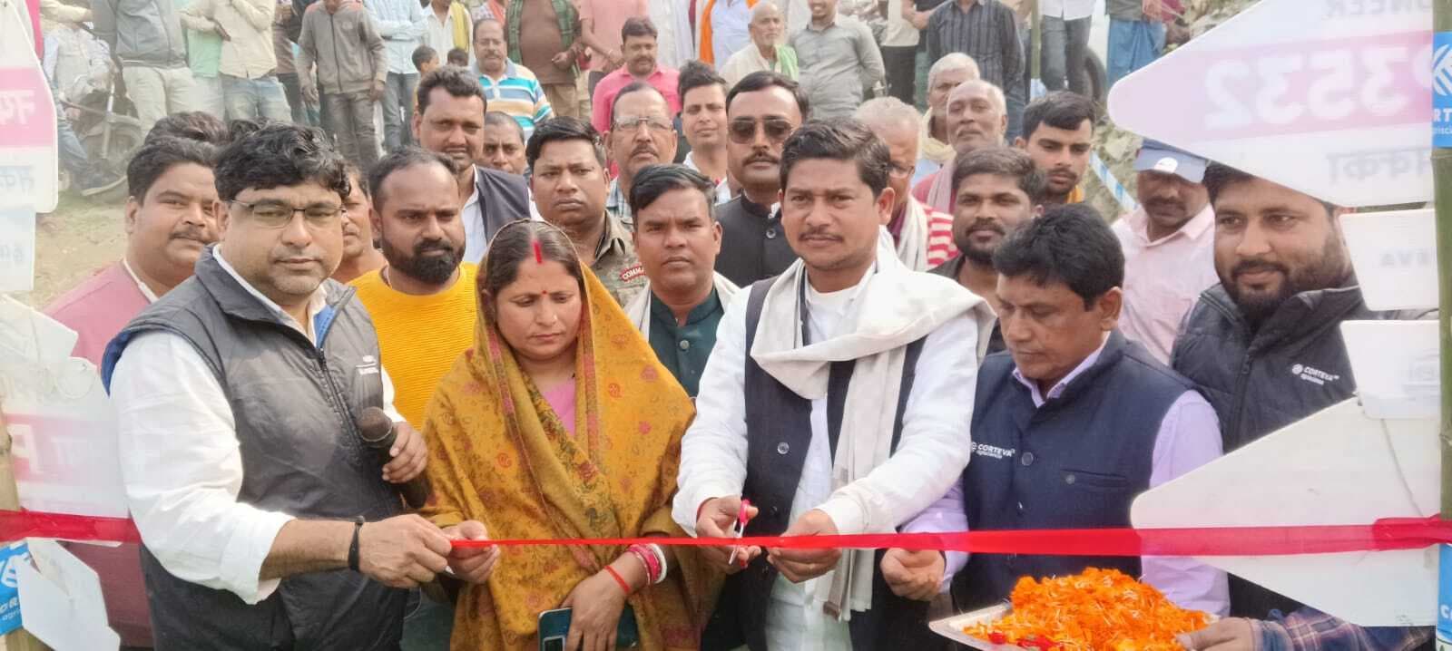 ड्रोन से फसलों में दवा छिड़काव के बताये फायदे