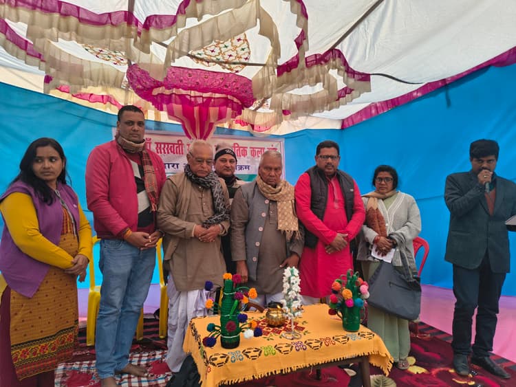 Samastipur News:कवियों की प्रस्तुति ने जमकर बटोरी तालियां