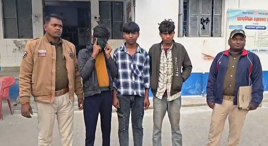 ट्रांसफार्मर का सामान चोरी करते दो चोर व कबाड़ी विक्रेता गिरफ्तार