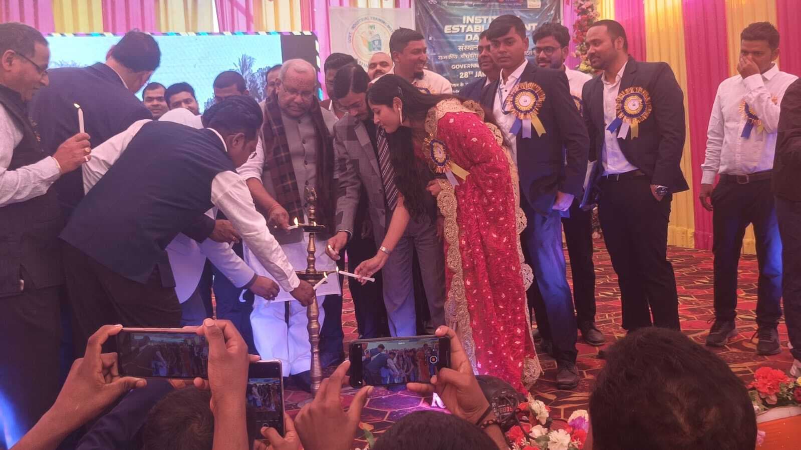 हर्षोउल्लास पूर्वक मना आईटीआई कॉलेज का 67वां स्थापना दिवस