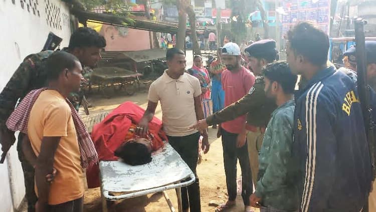 दो बाइक की आमने-सामने की टक्कर में एक महिला की मौत, युवक घायल