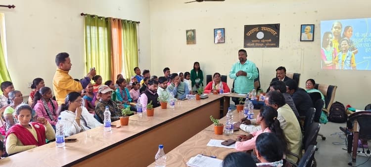 Seraikela Kharsawan News : खूंटपानी के 55 बच्चे मिशन वात्सल्य की फोस्टर केयर योजना से जुड़े