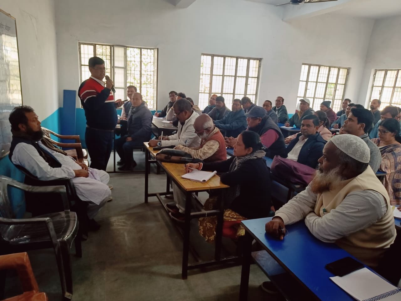 स्कूलों में नियमित करें शिक्षक-अभिभावक संगोष्ठी