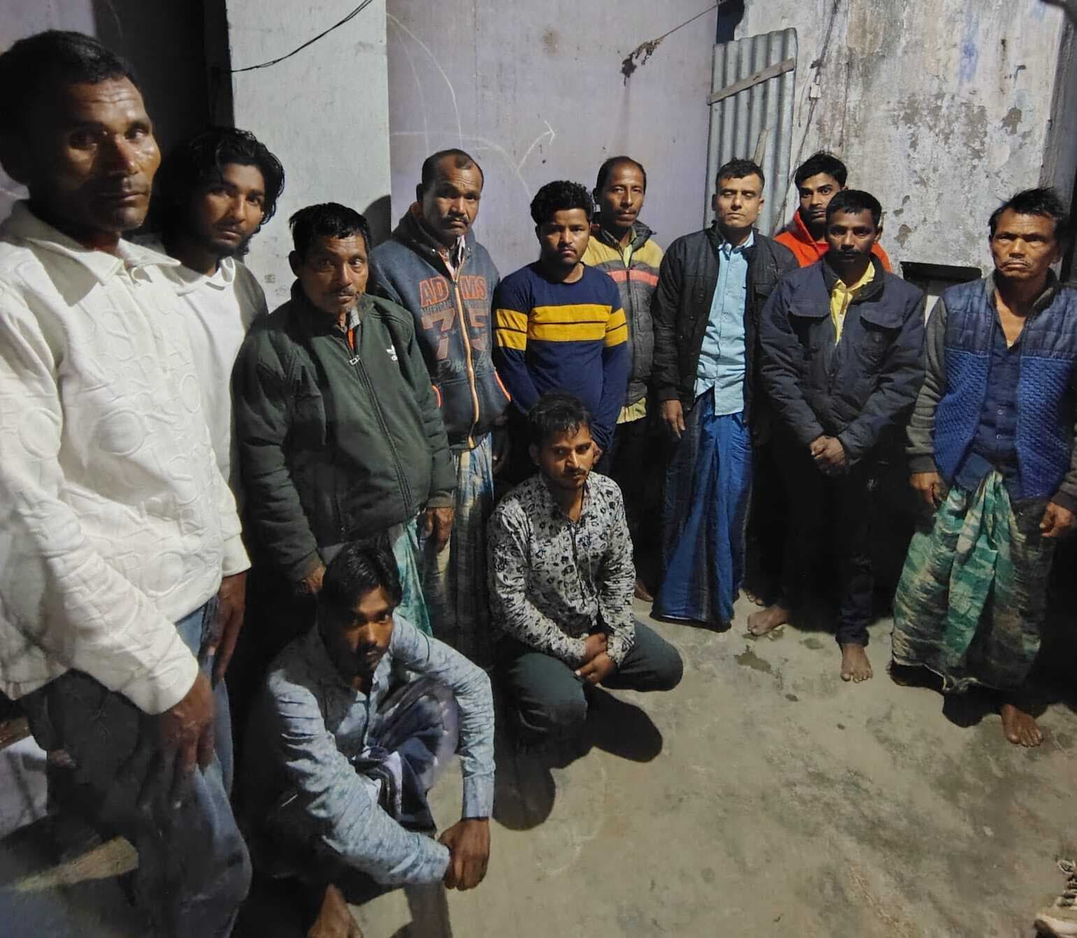 बलिया बेलौन पुलिस ने 12 शराबियों को गिरफ्तार