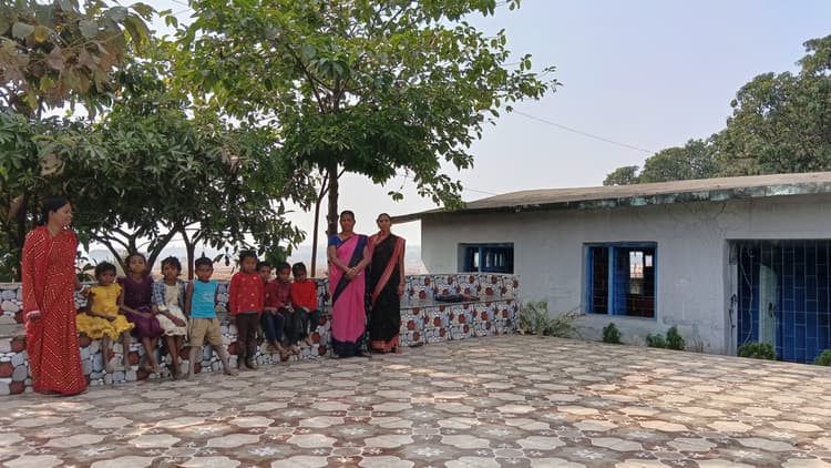 Giridih News :आंगनबाड़ी केंद्रों से तीन माह से नहीं मिल रहा पोषाहार