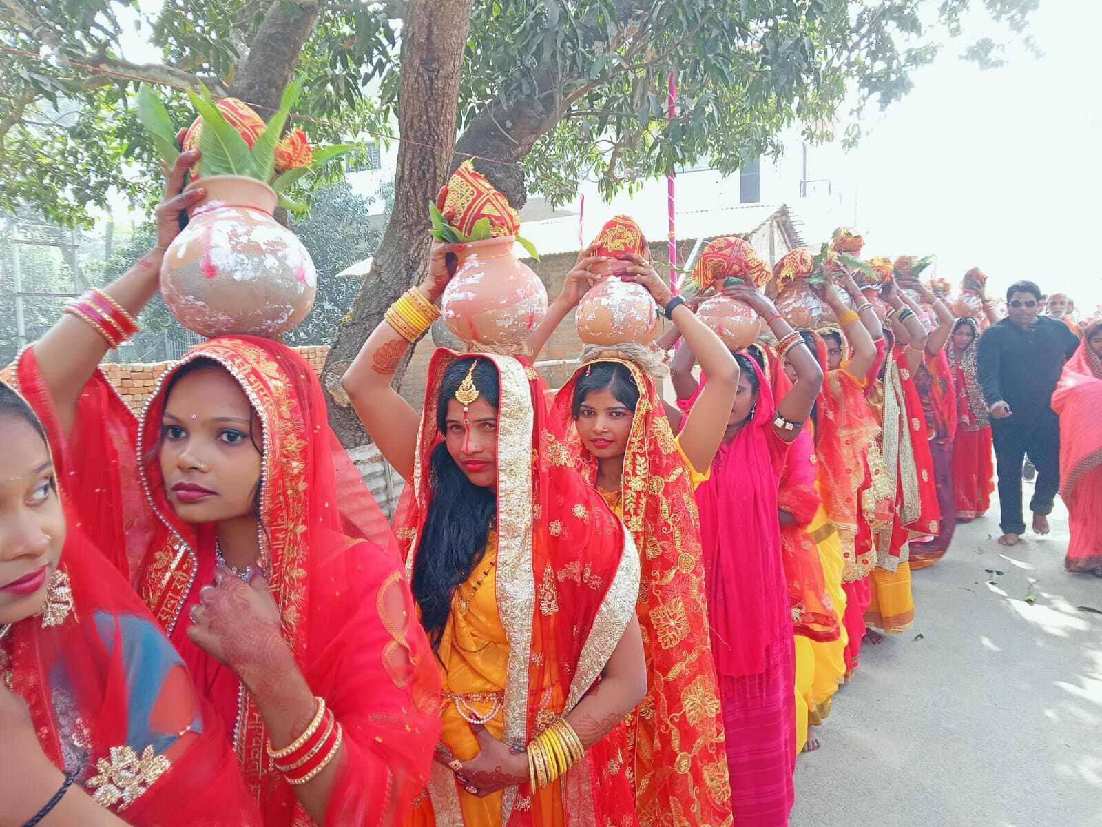 दुर्गा मंदिर की स्थापना को लेकर निकाली गयी कलश यात्रा