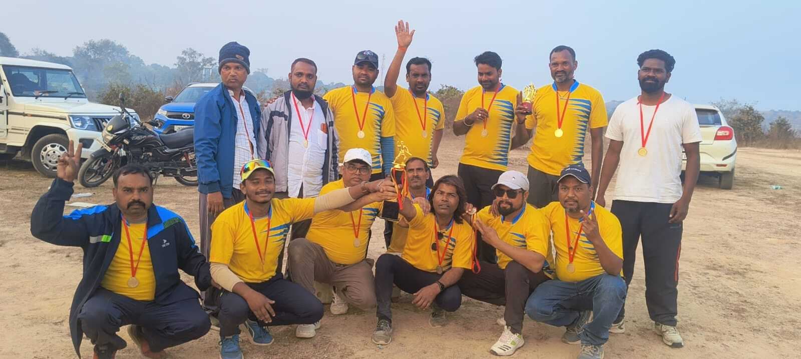 मैत्री क्रिकेट प्रतियोगिता में रॉक स्टार बना विजेता