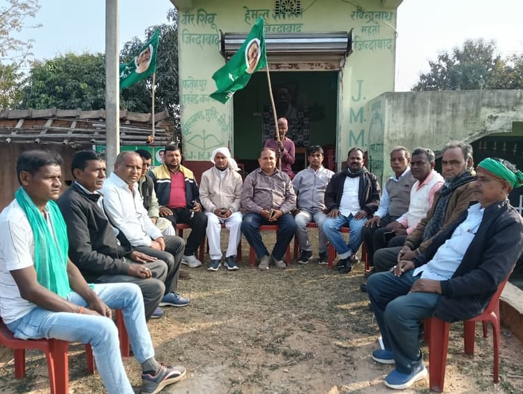 झामुमो स्थापना दिवस में भाग लेने को लेकर बनी रणनीति