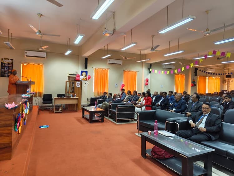 Deoghar news ; इनोवेशन, उद्यमिता व प्रौद्योगिकी से स्कूली शिक्षा को जोड़ने की बतायी जरूरत