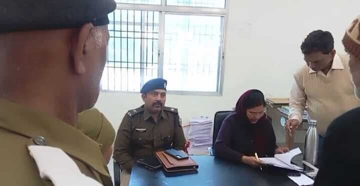 जनता दरबार में छह मामलों का हुआ निबटारा