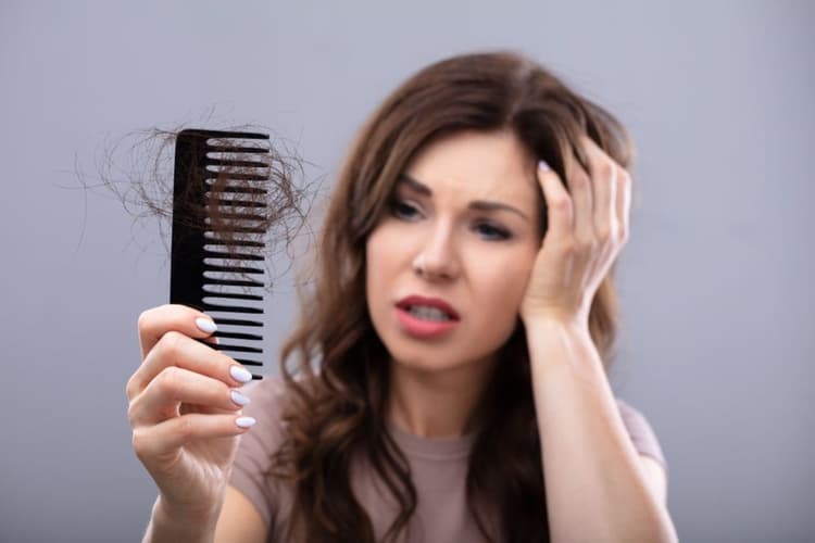Hair Care Guide: हेयर फॉल, रूखे बाल और डैंड्रफ, यहां जानें बालों की 4 सबसे बड़ी समस्याओं का आसान देसी समाधान