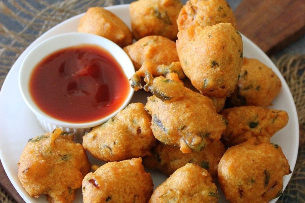 Matar Muthiya Recipe: नाश्ते के लिए बेस्ट ऑप्शन है हरी मटर की मुठिया, नोट कर लीजिए आसान रेसिपी