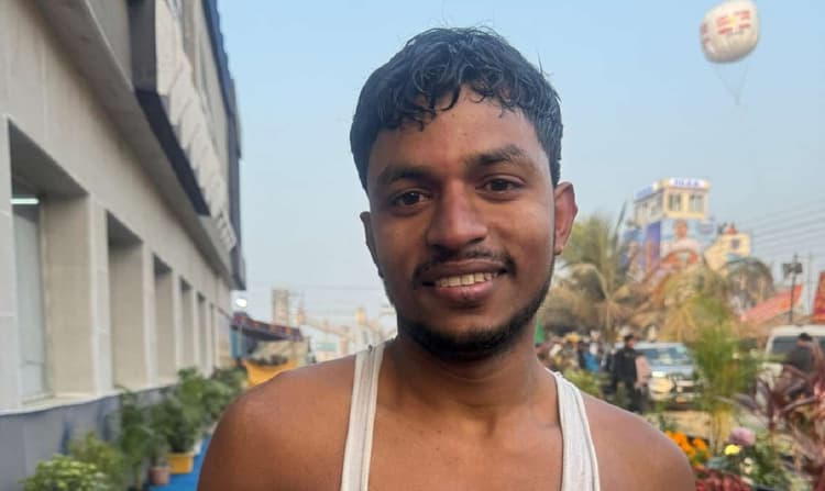 गंगासागर मेले में हादसा टला, नौसेना की त्वरित कार्रवाई से बची युवक की जान