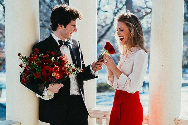 कम बजट में भी बनाएं वैलेंटाइन डे को यादगार - ये स्मार्ट टिप्स आएंगे काम