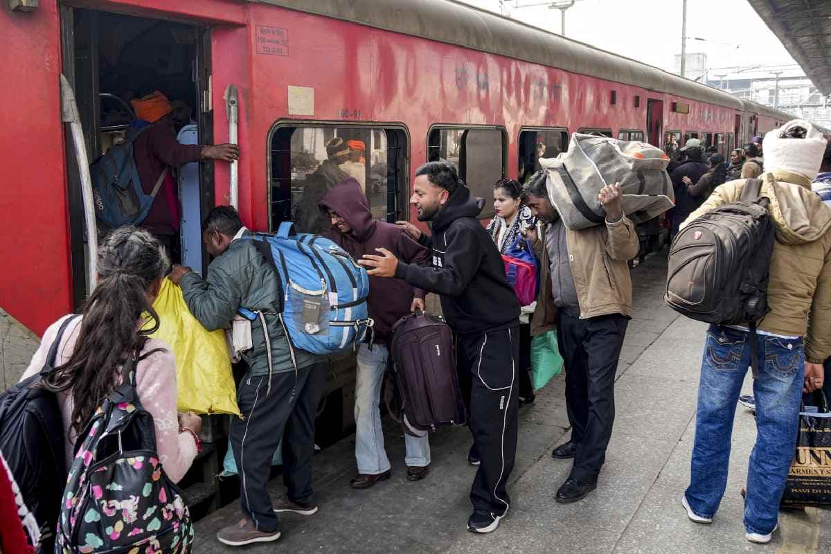 क्या दिल्ली-पुणे के बीच सीधी ट्रेन चलेगी? संसद में उठी मांग