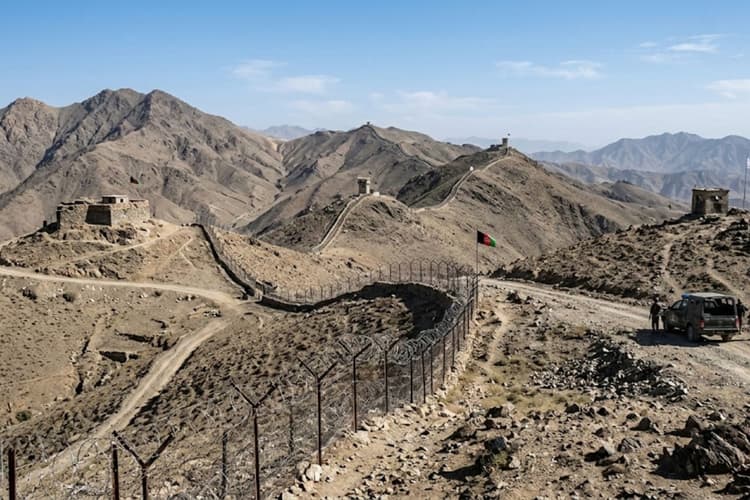 क्या है डूरंड लाइन विवाद? अफगान-पाक की 2611 किमी लंबी सरहद क्यों सुलग रही है, जानें