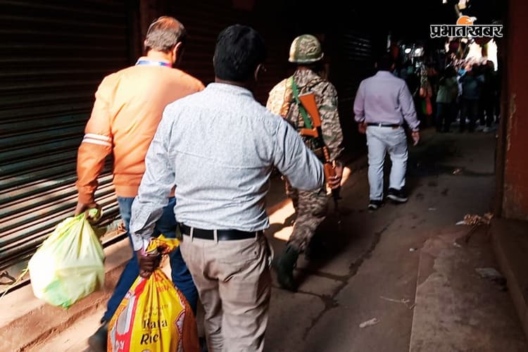 बंगाल में 10 जगह ईडी के छापे, बोरियों में रद्दी कागज की तरह भर रखे थे नोटों के बंडल